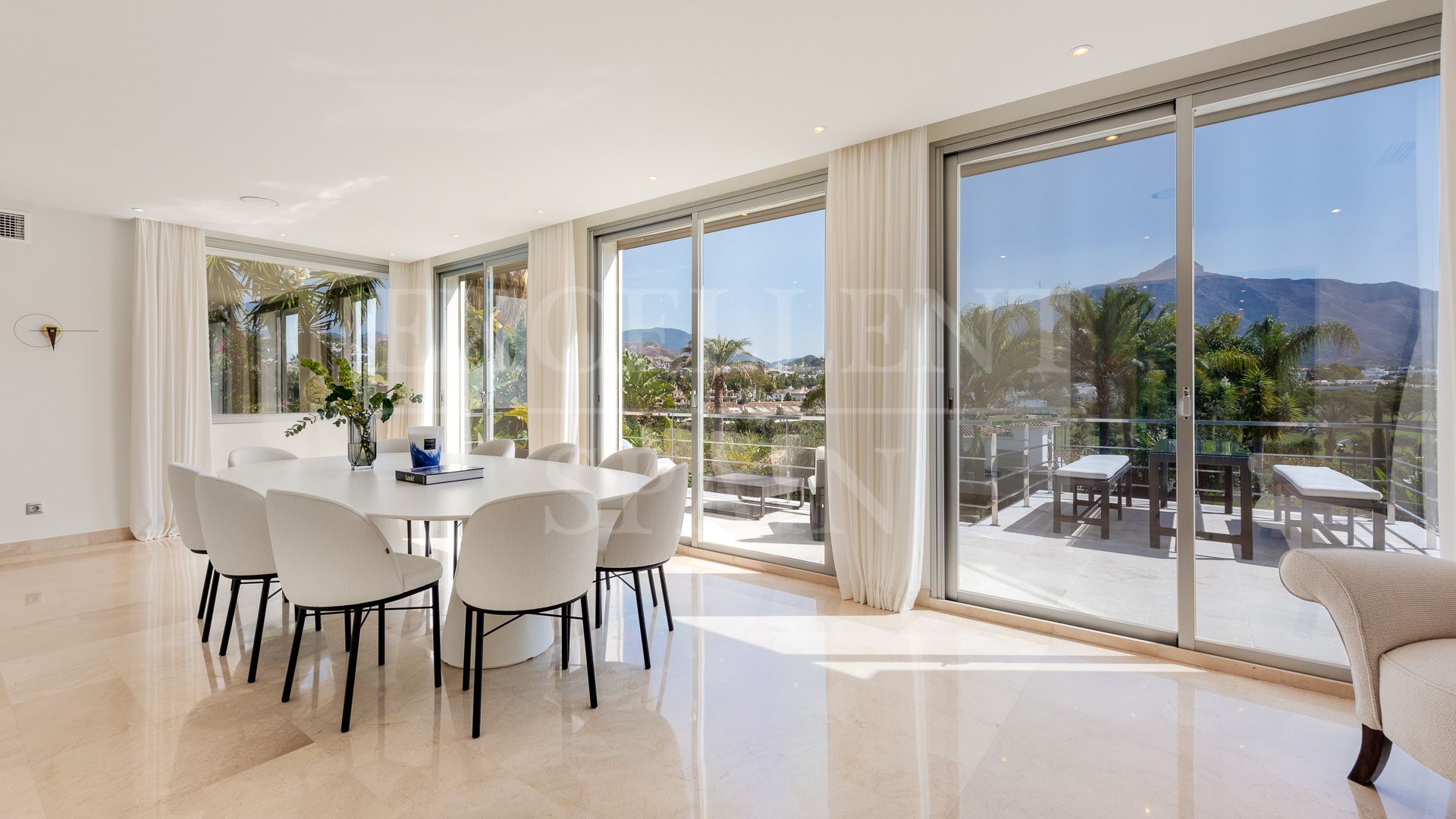 Вилла в Las Brisas, Новая Андалусия