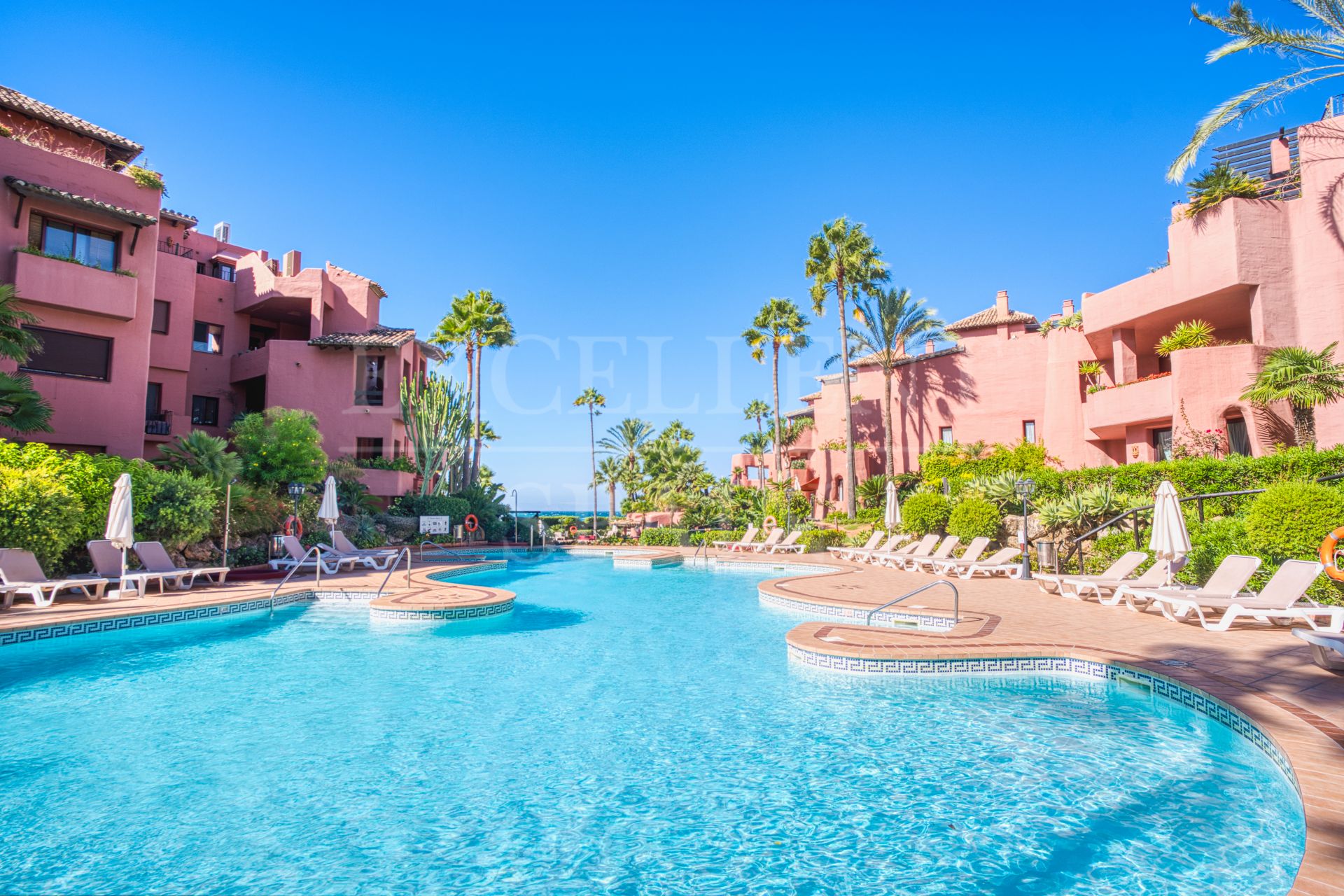 Duplex Penthouse in Menara Beach, Estepona