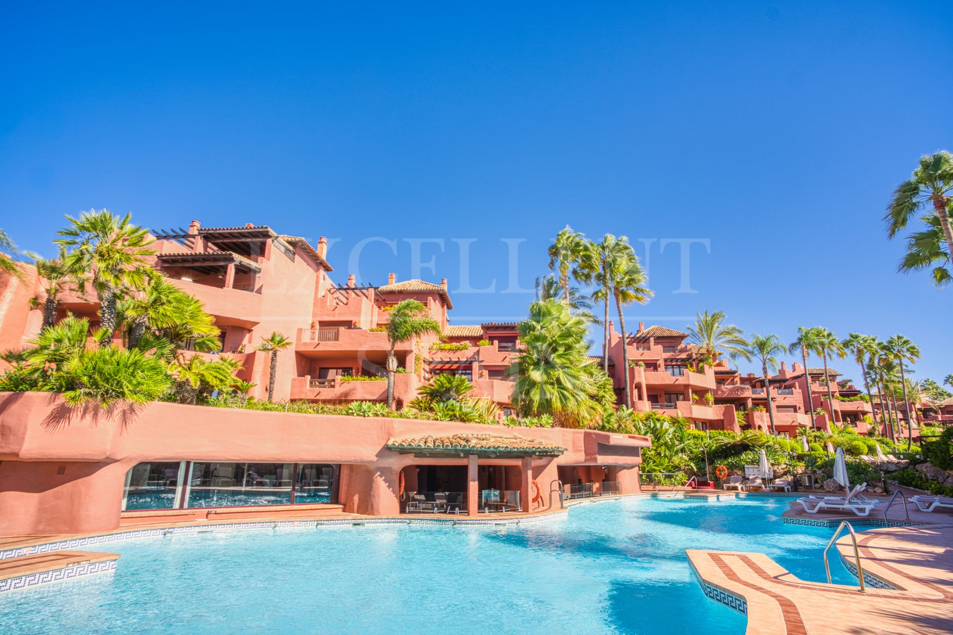 Duplex Penthouse in Menara Beach, Estepona