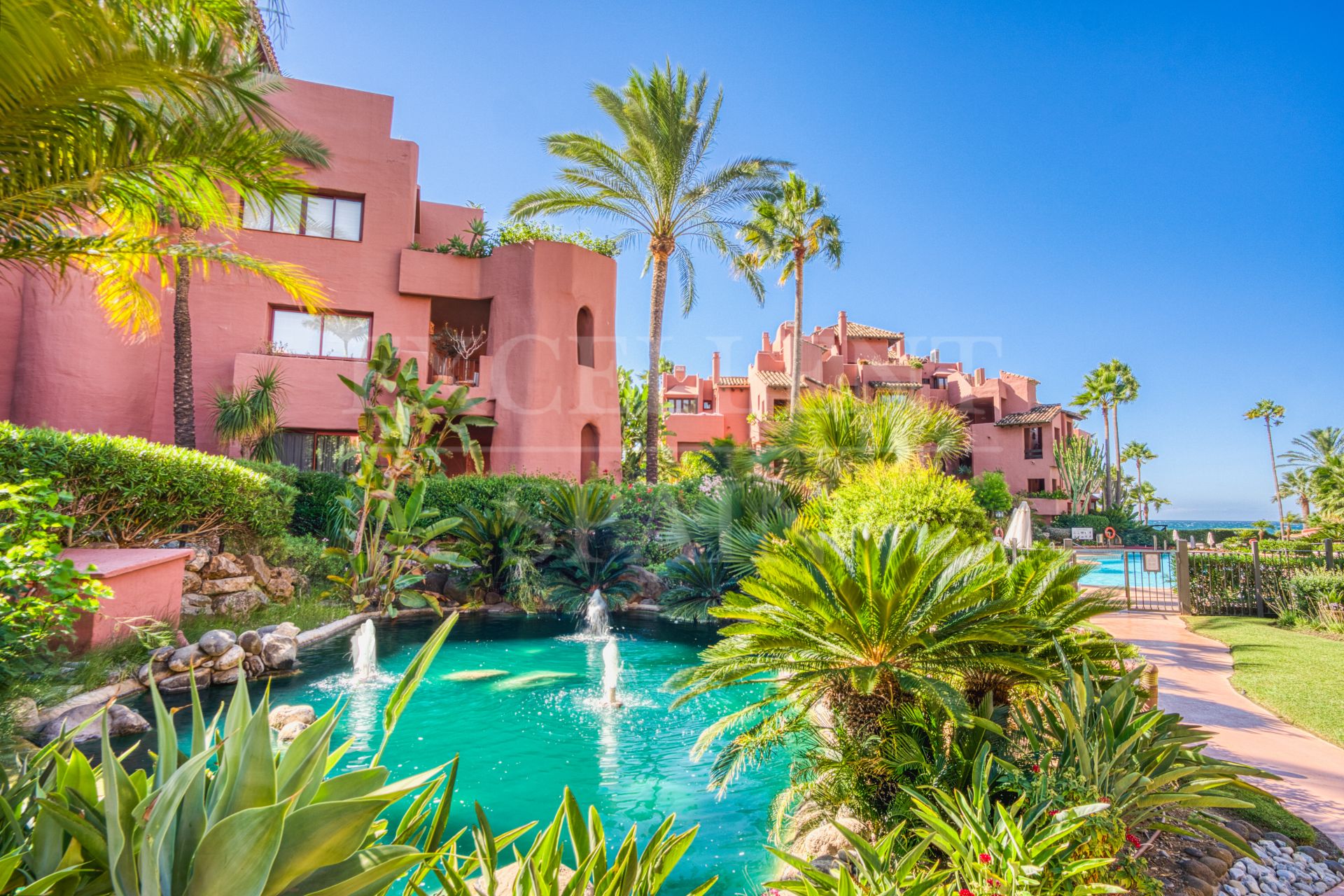 Duplex Penthouse in Menara Beach, Estepona