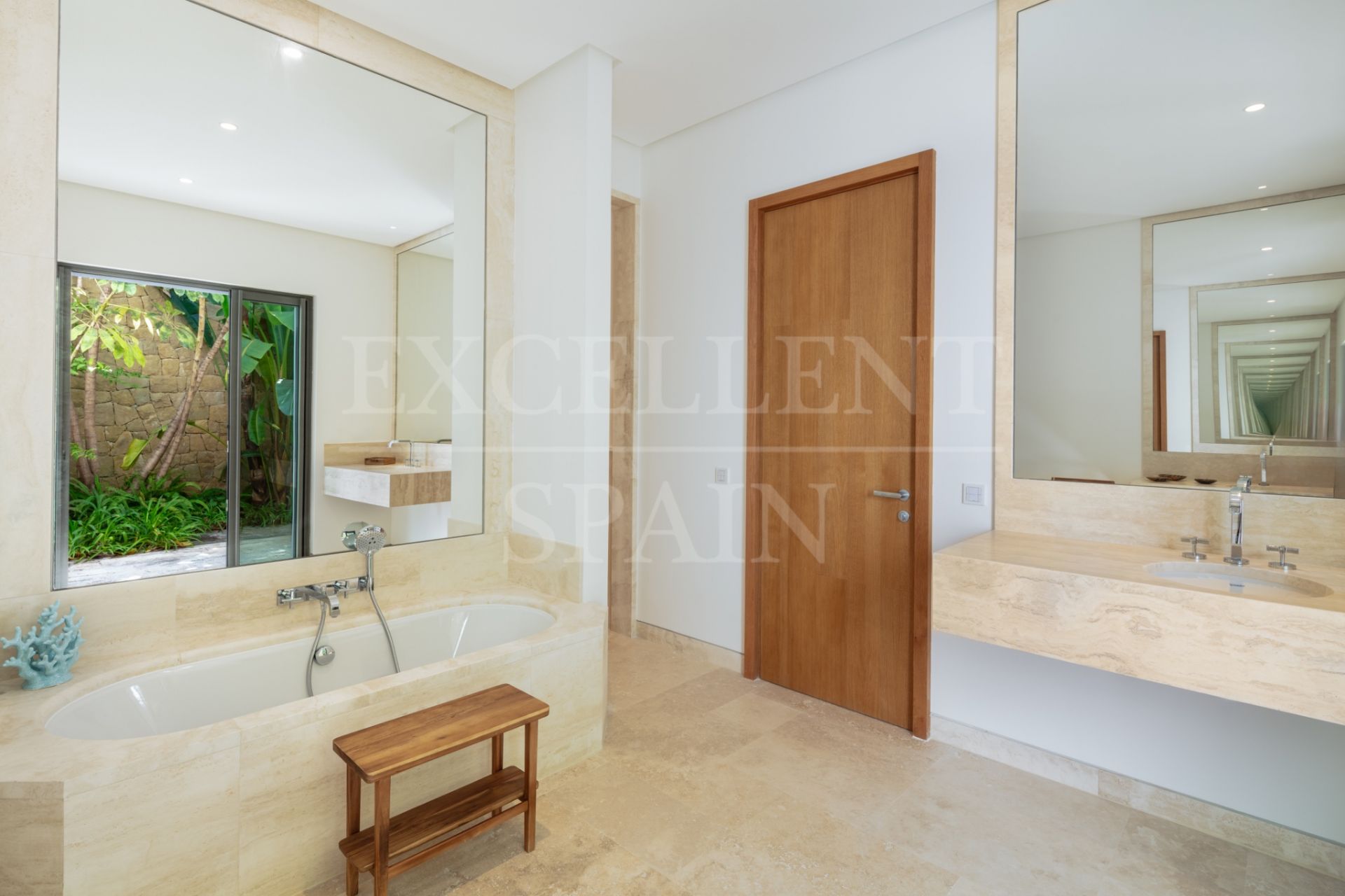 Вилла в Finca Cortesin, Касарес