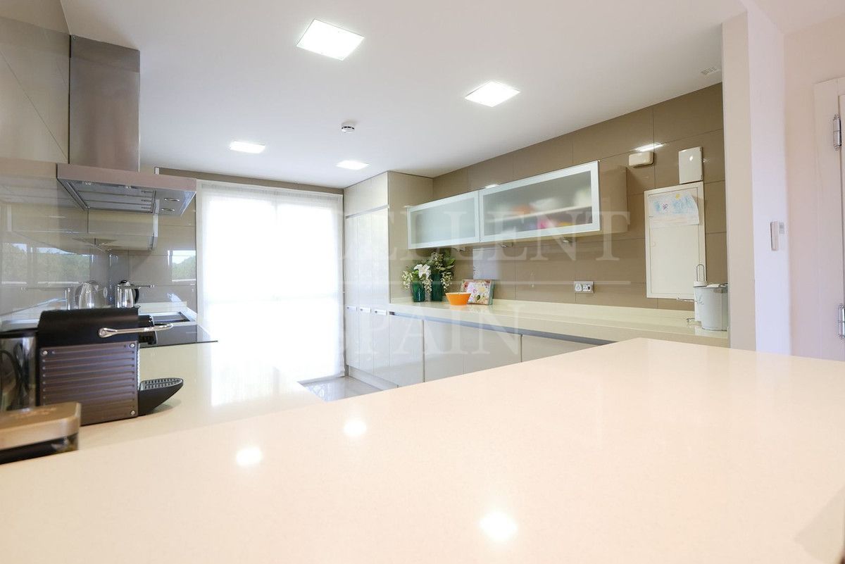 Apartment in Los Granados de Cabopino, Marbella East
