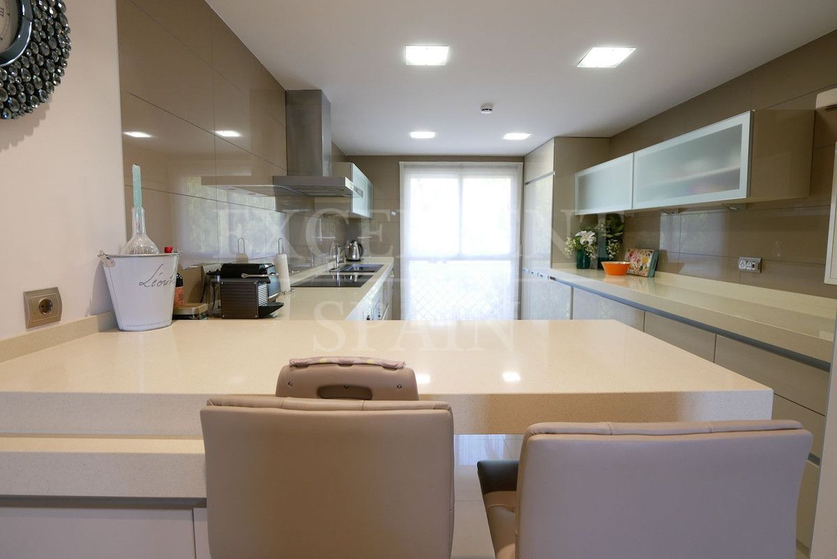 Apartment in Los Granados de Cabopino, Marbella East