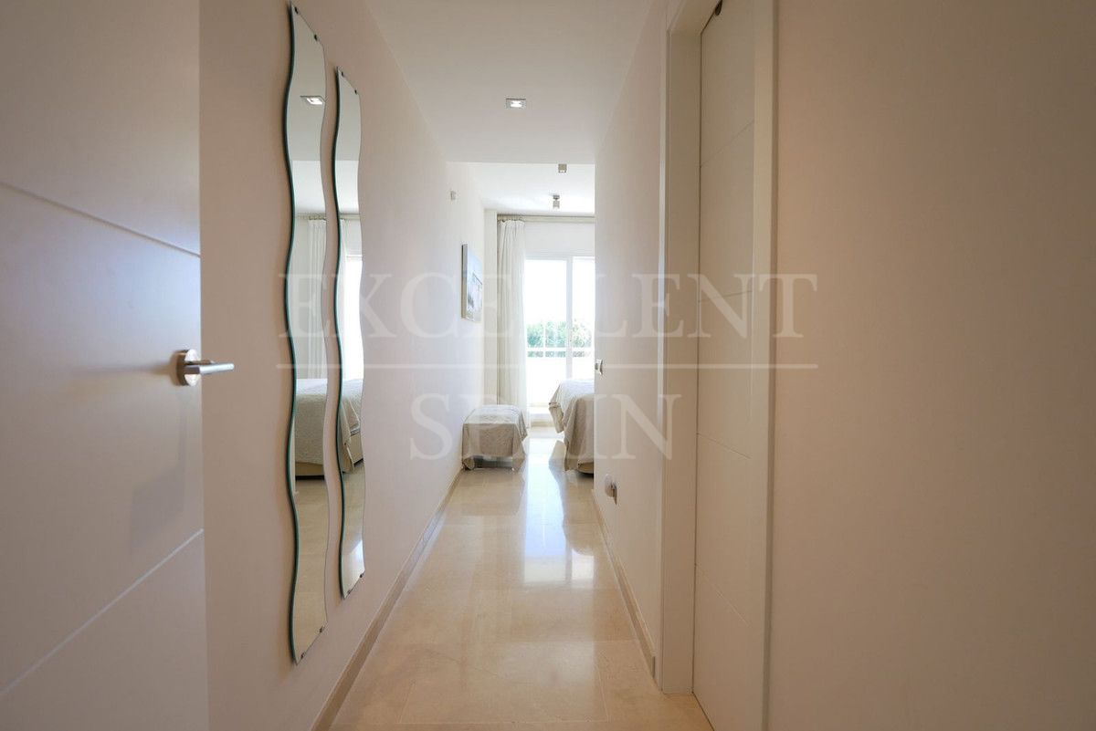 Apartment in Los Granados de Cabopino, Marbella East