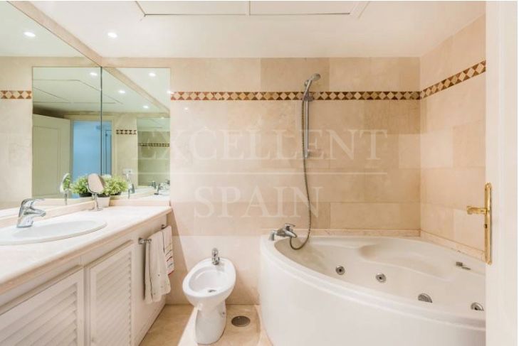 Apartamento en Magna Marbella, Nueva Andalucia