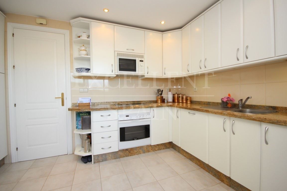 Penthouse in Elviria Hills, Marbella East