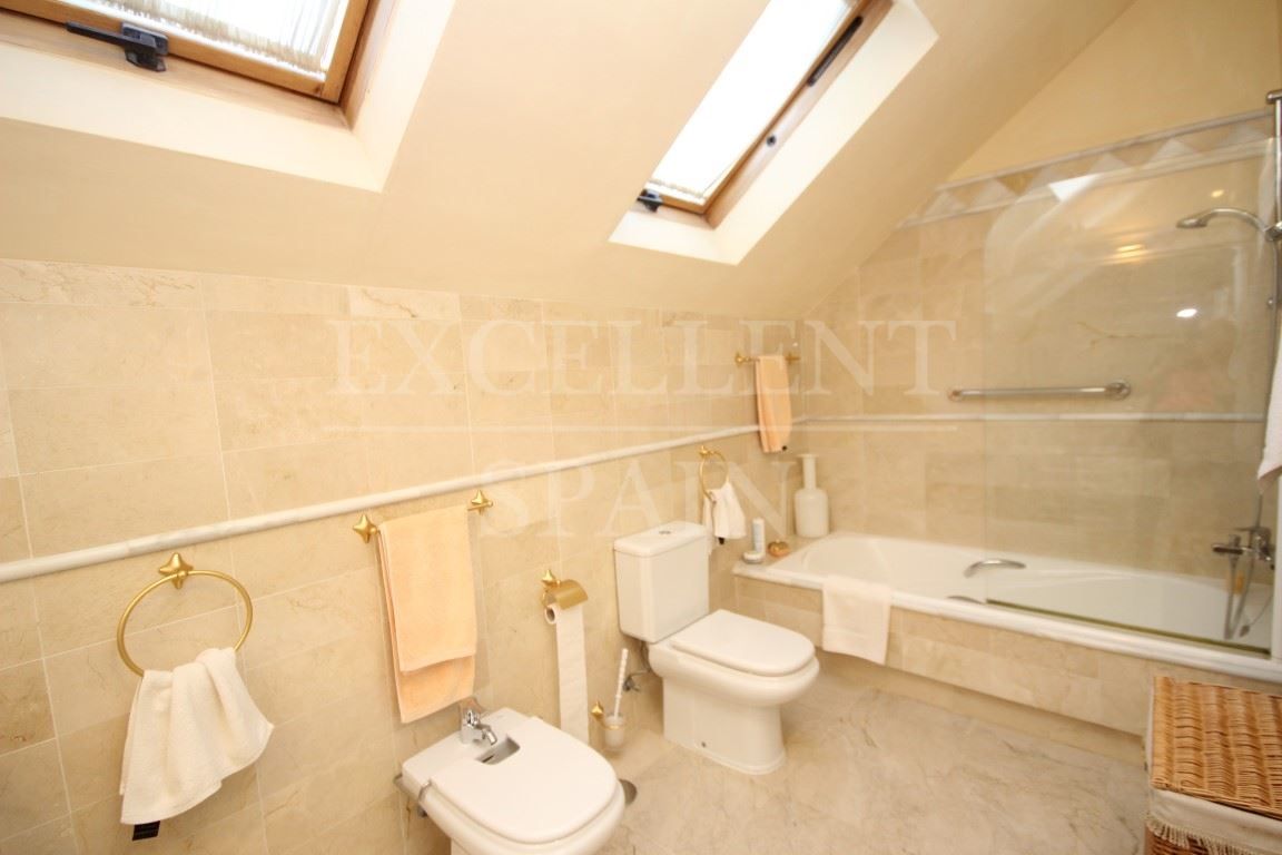 Penthouse in Elviria Hills, Marbella East