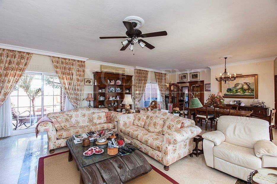 Villa in Elviria, Marbella East