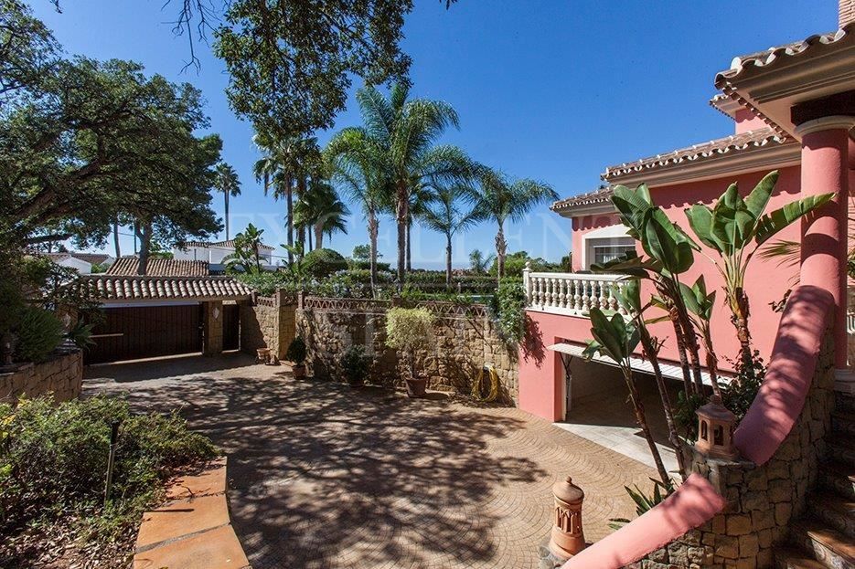 Villa in Elviria, Marbella East
