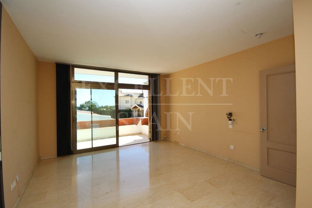 Villa in Elviria, Marbella East