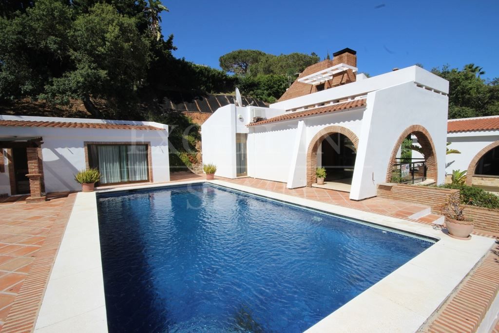 Villa in Elviria, Marbella East