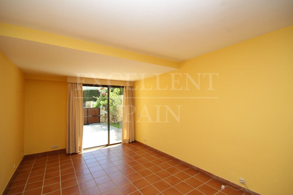 Villa in Elviria, Marbella East