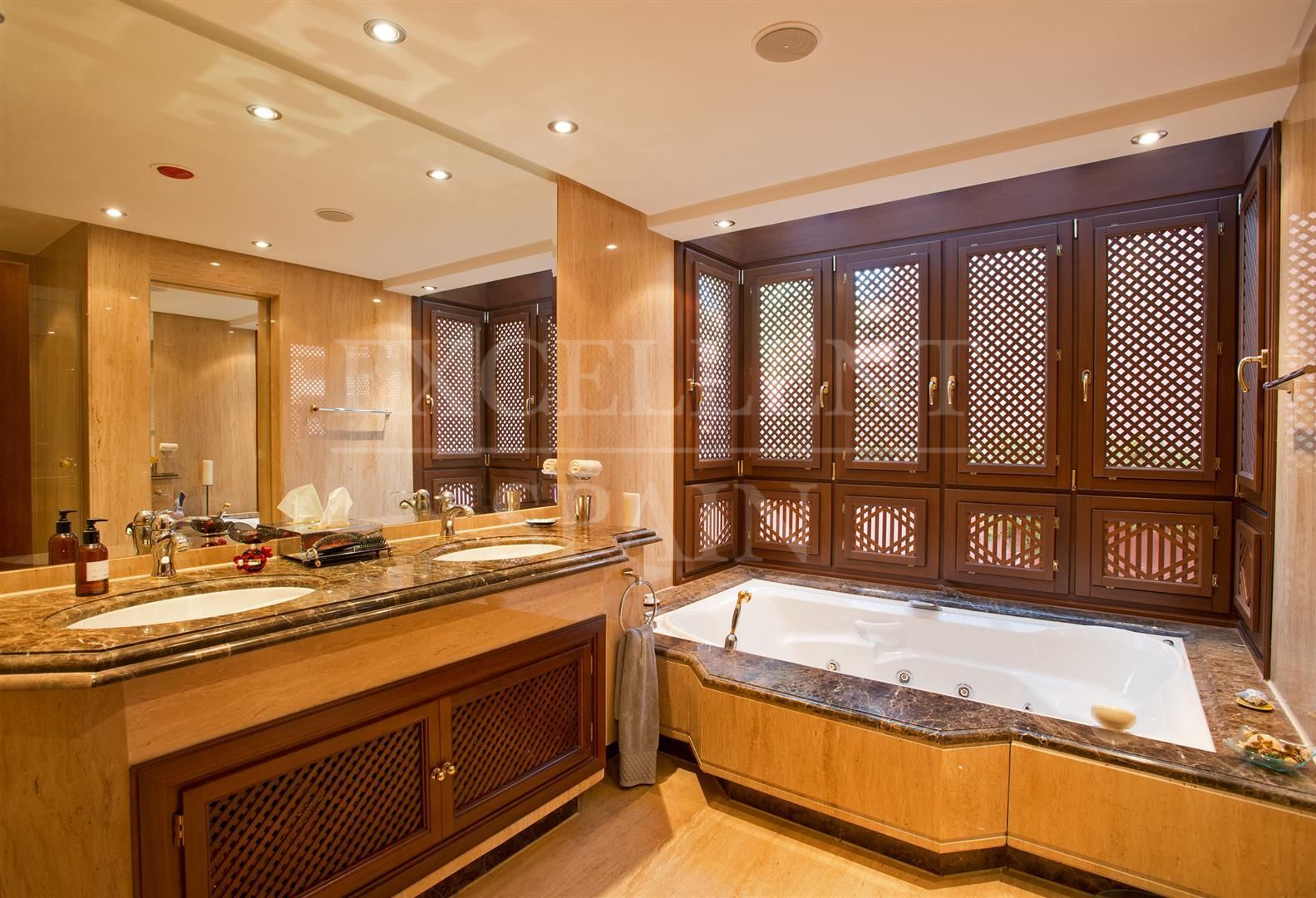 Penthouse in Torre Bermeja, Estepona