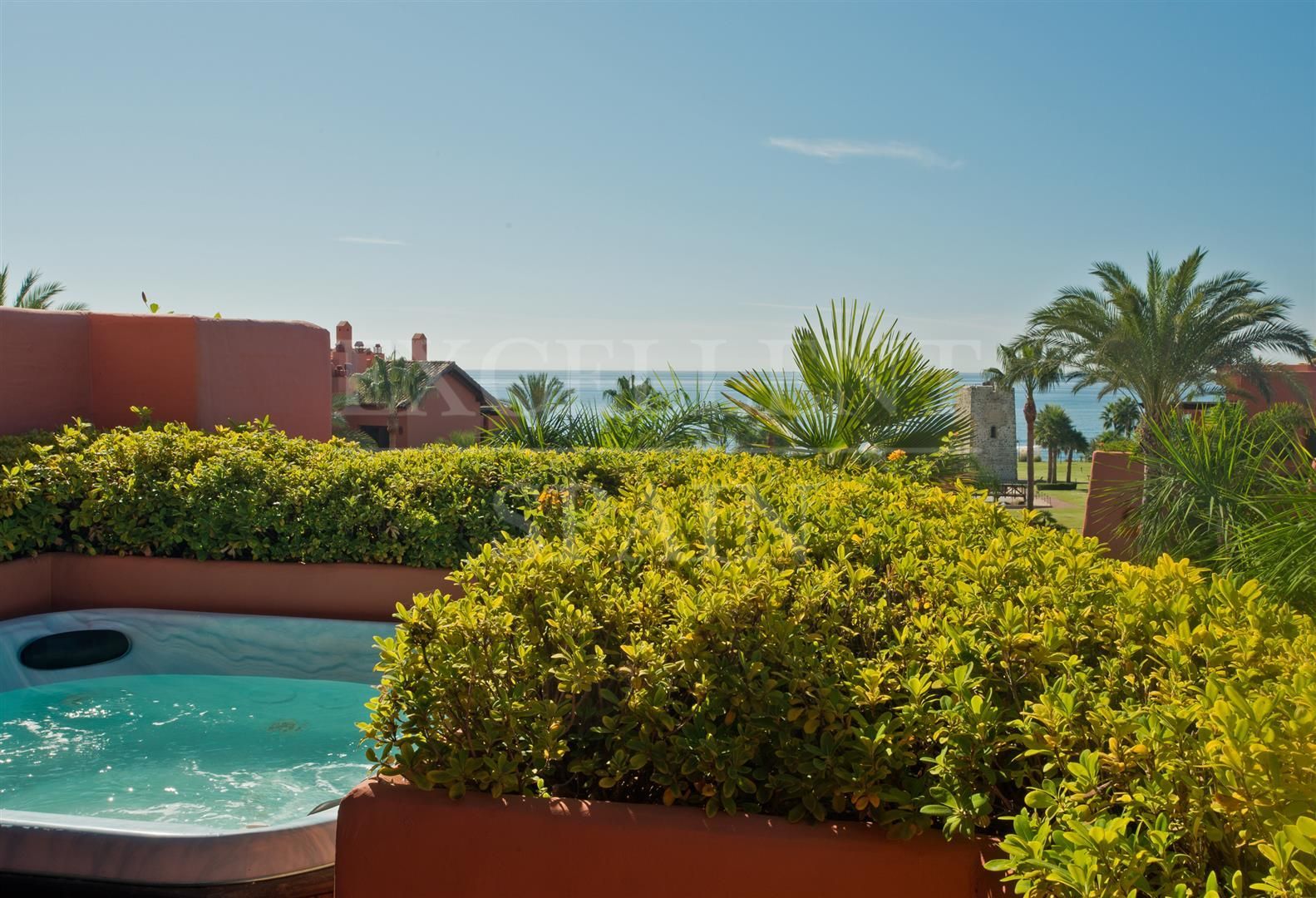 Penthouse in Torre Bermeja, Estepona