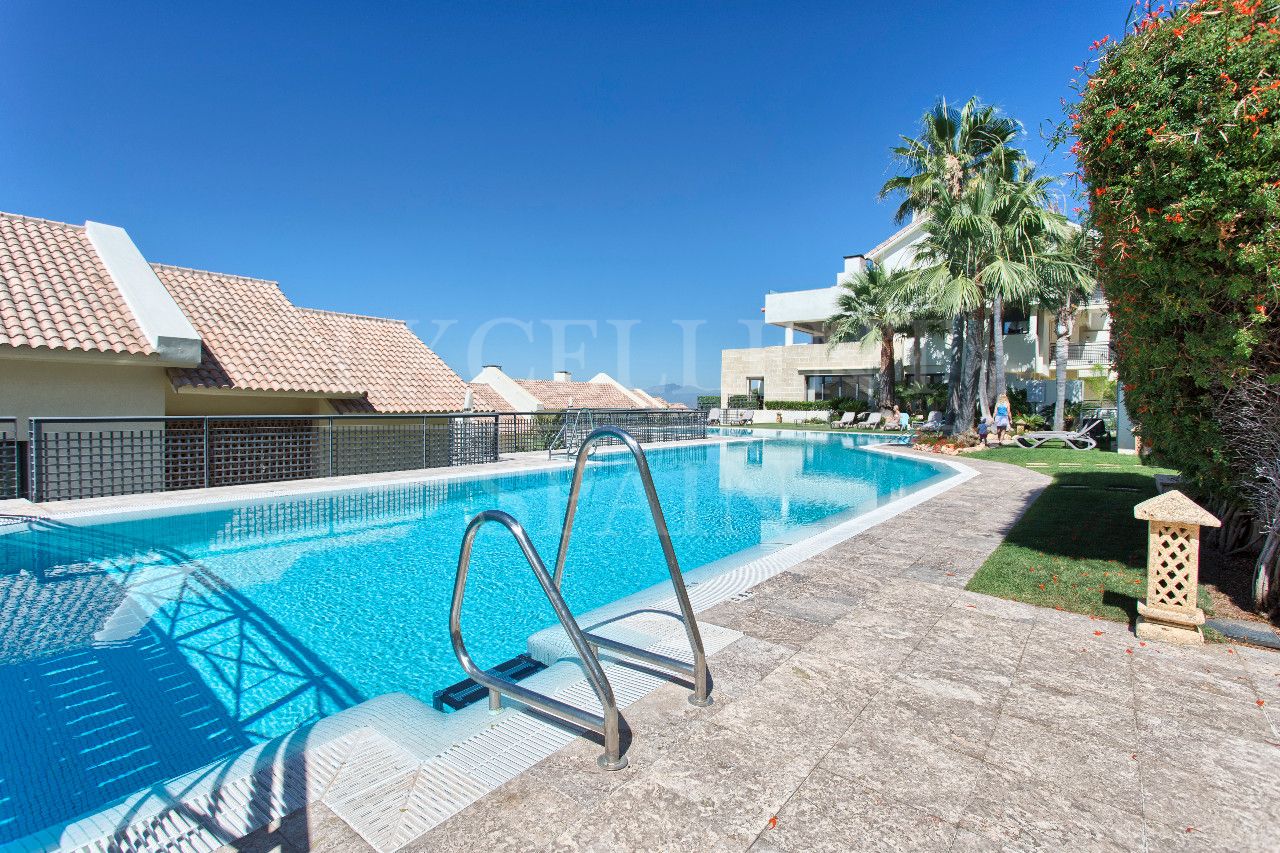 Penthouse in Los Monteros Hill Club, Marbella East