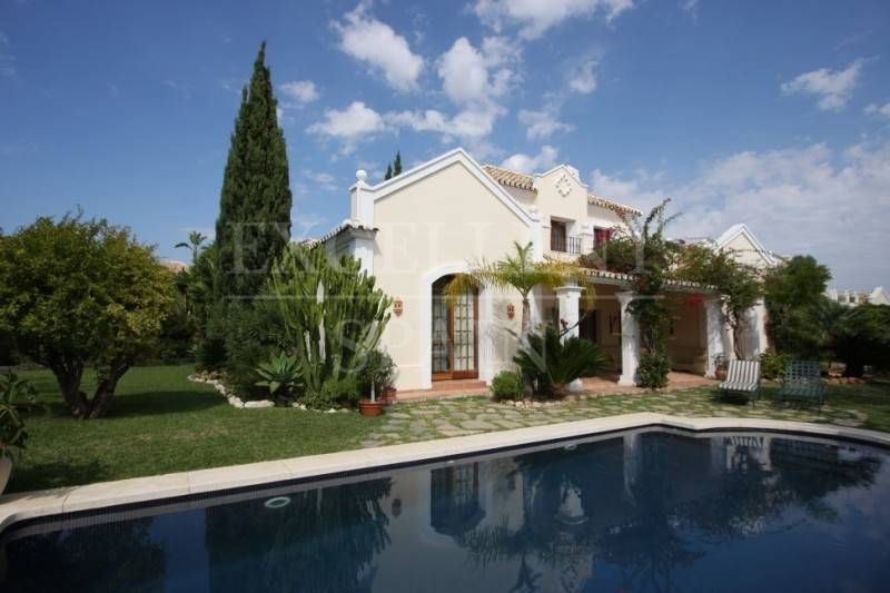 Villa en El Paraiso, Estepona