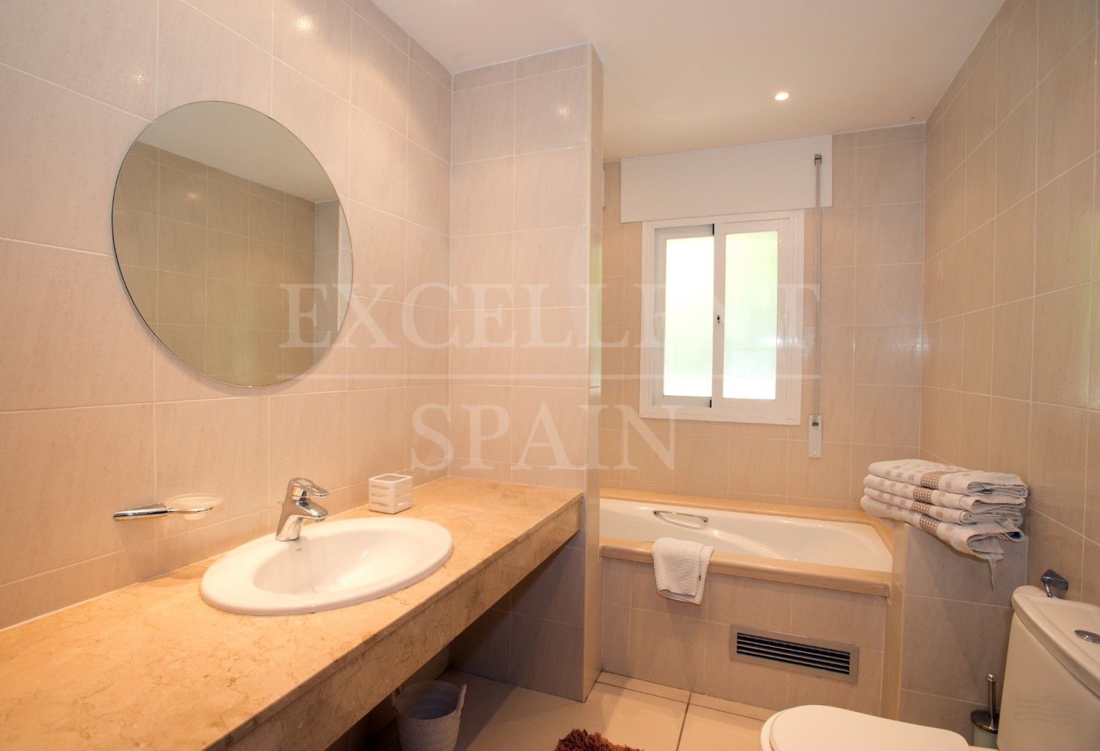 Villa in Los Naranjos Golf, Nueva Andalucia