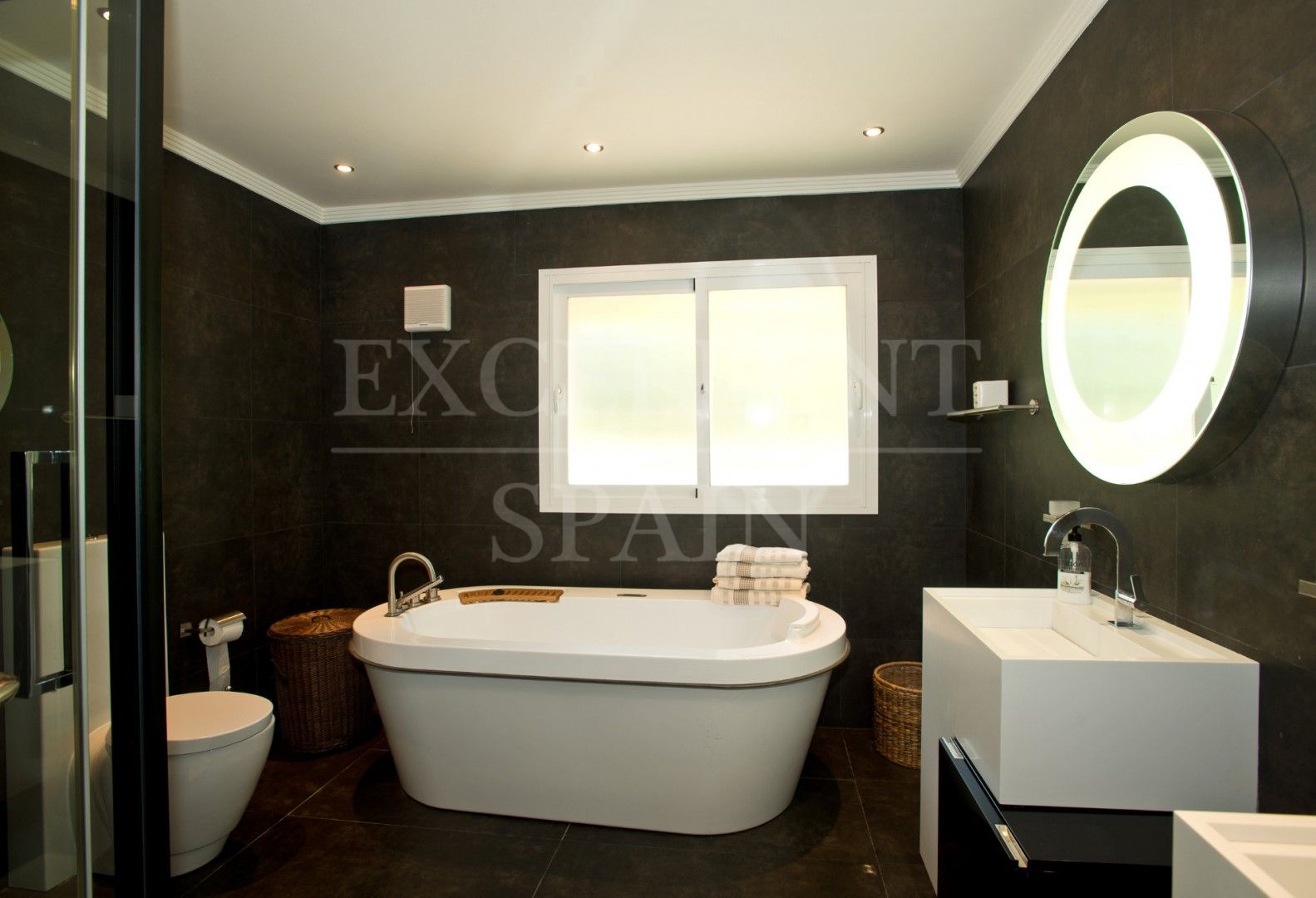 Villa in Los Naranjos Golf, Nueva Andalucia