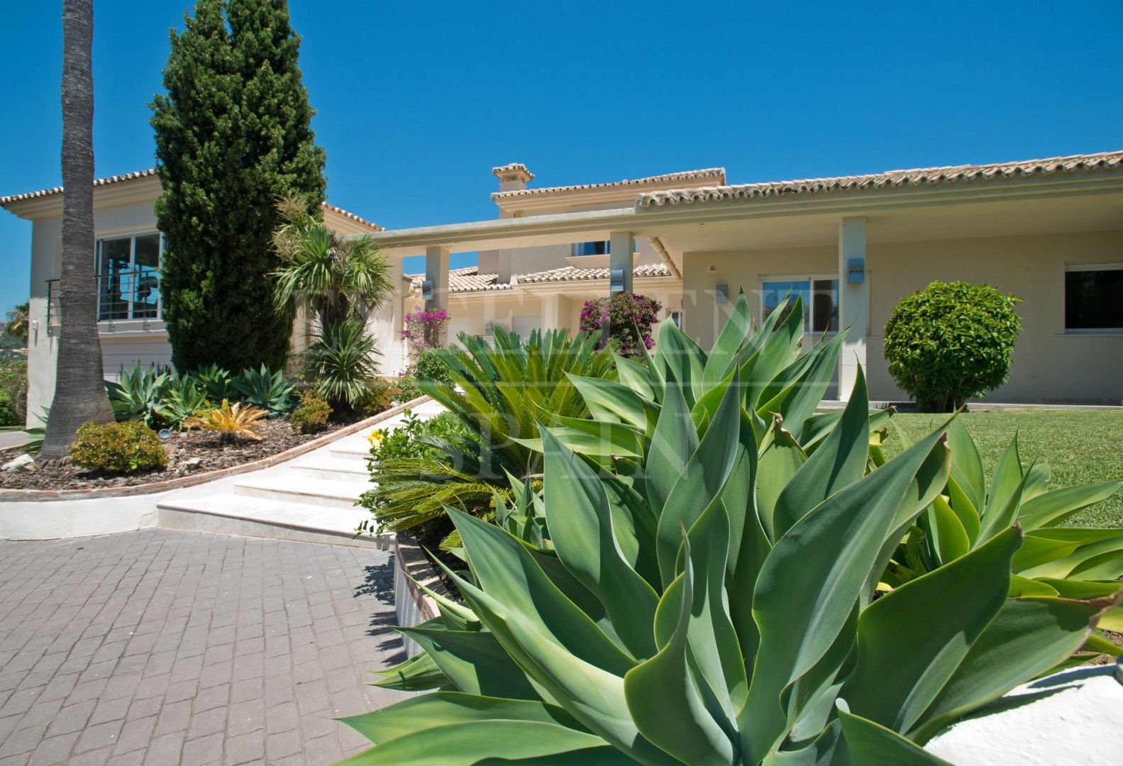 Villa in Los Naranjos Golf, Nueva Andalucia