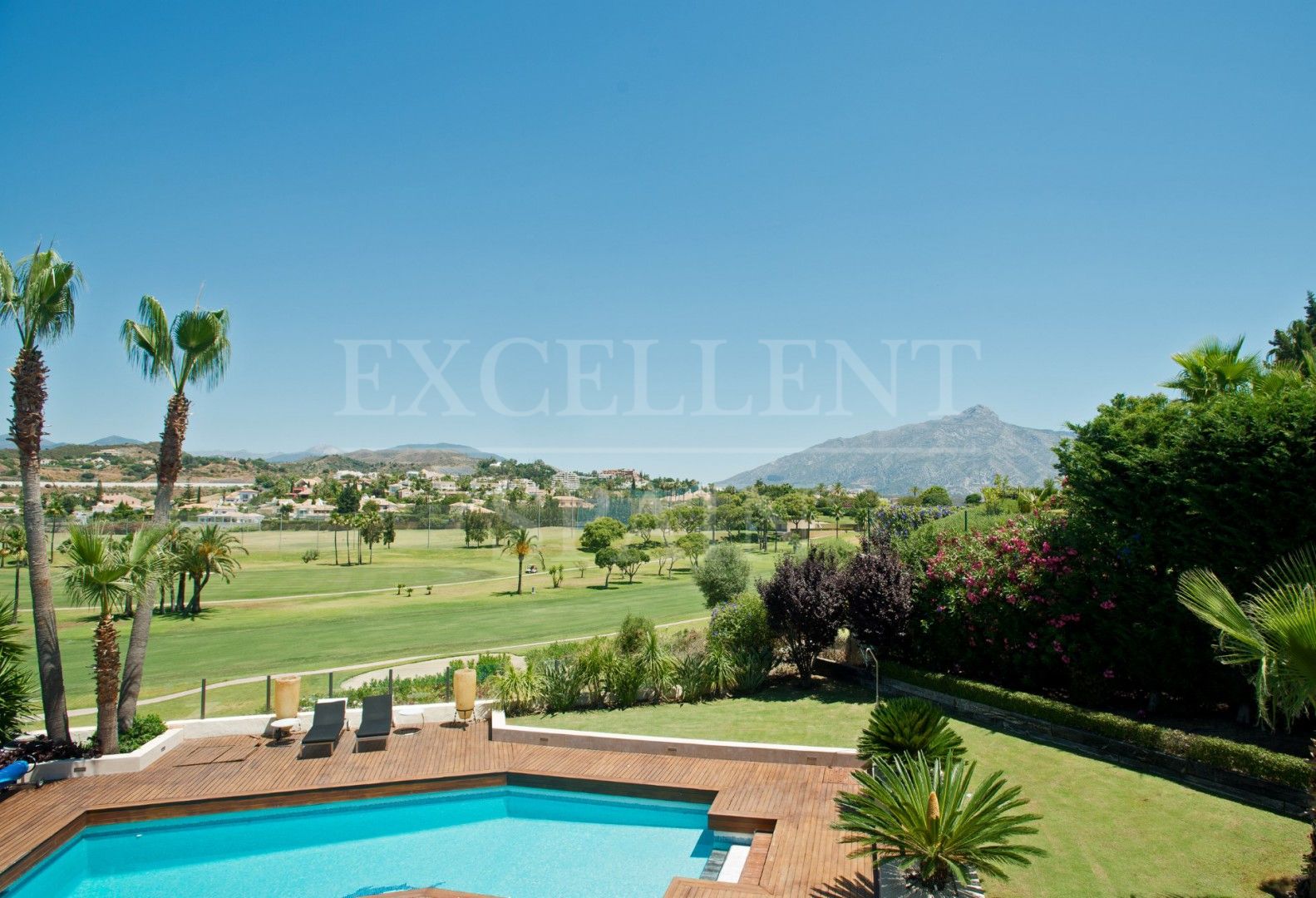 Villa in Los Naranjos Golf, Nueva Andalucia