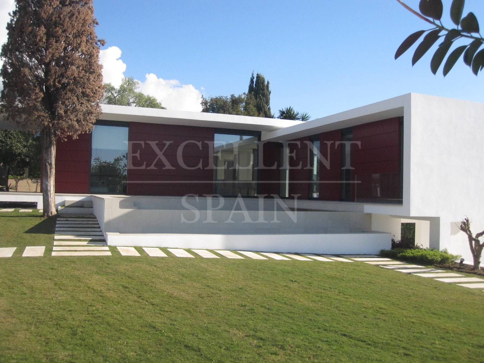 Villa in Parcelas del Golf, Nueva Andalucia
