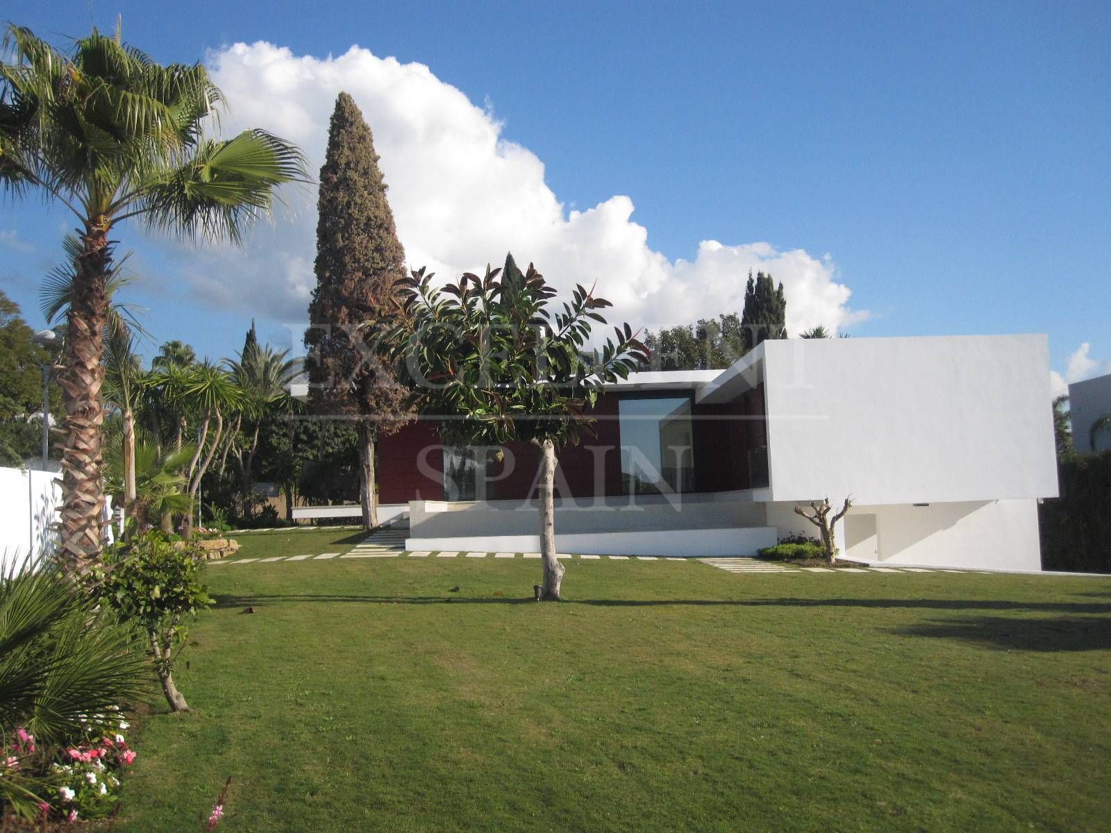 Villa in Parcelas del Golf, Nueva Andalucia