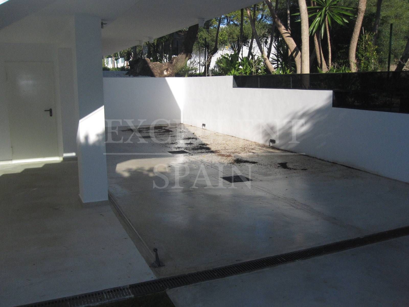 Villa in Parcelas del Golf, Nueva Andalucia