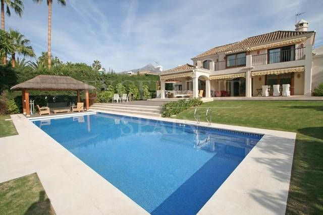 Villa in Aloha, Nueva Andalucia