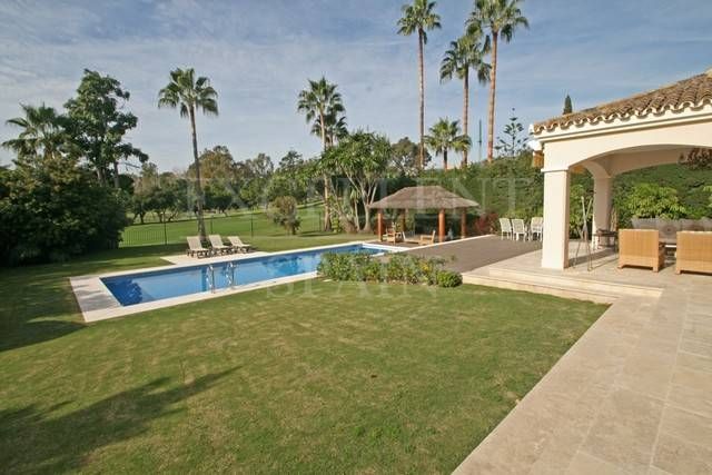 Villa in Aloha, Nueva Andalucia