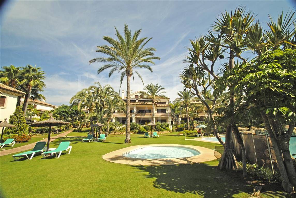 Penthouse in Los Monteros Playa, Marbella East