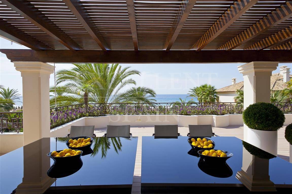Penthouse in Los Monteros Playa, Marbella East