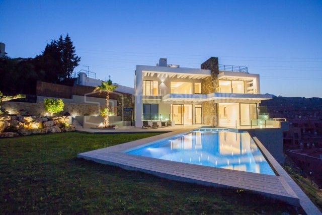 Villa for sale in Estepona - Estepona Villa