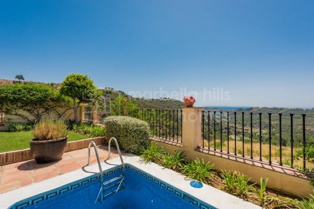 Semi Detached House for sale in Benahavis - Benahavis Semi Detached House