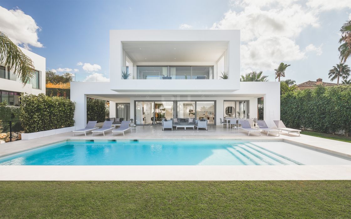 Properties for sale in Nueva Andalucia