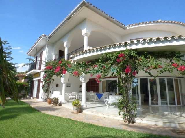 Villa in Los Monteros, Marbella East