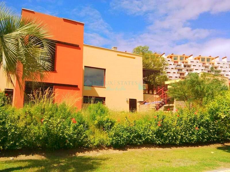 Semi Detached Villa for sale in Benahavis