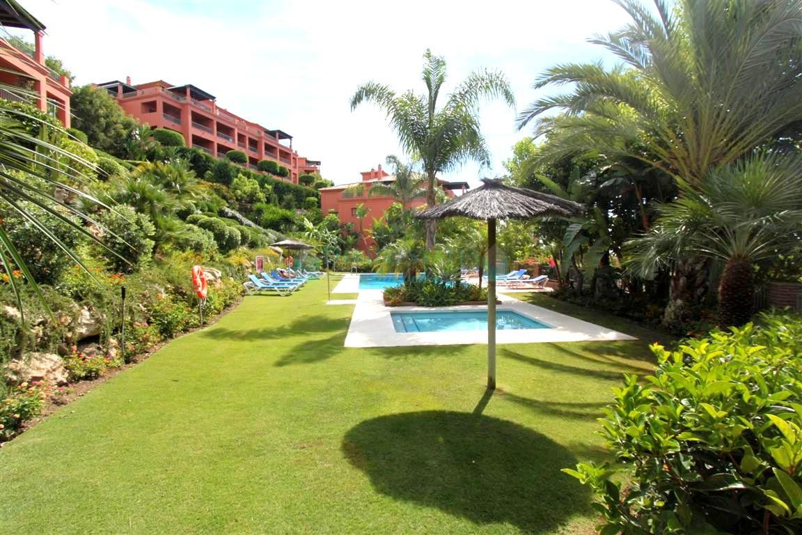 Apartment for sale in Los Flamingos, Benahavis