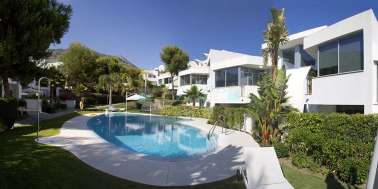 Semi Detached Villa for rent in Marbella