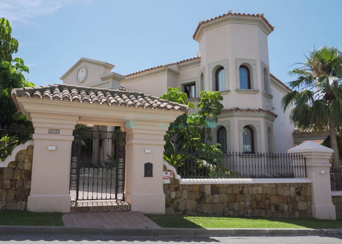 Villa for rent in Los Flamingos, Benahavis