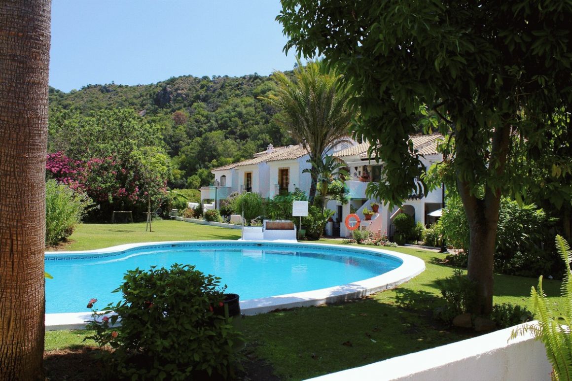 Semi Detached Villa for sale in Benahavis