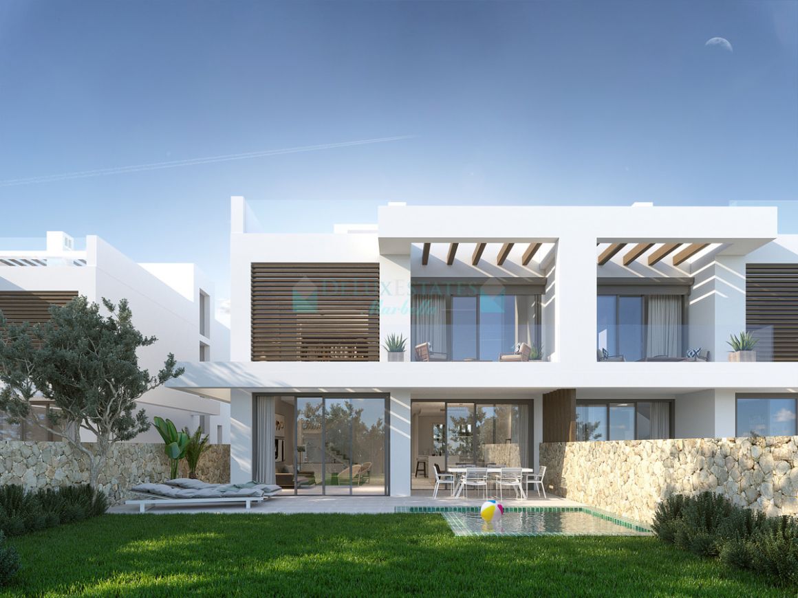 Semi Detached Villa for sale in Cabopino, Marbella East