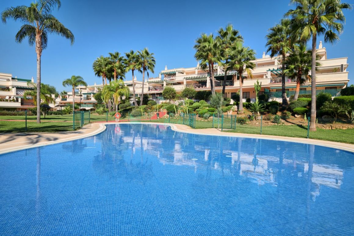 Nice Penthouse in Ed. Lorcrimar IV, Altos del Rodeo!!!