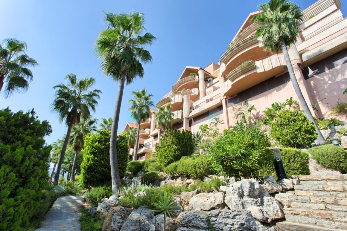 Apartment for sale in Magna Marbella, Nueva Andalucia