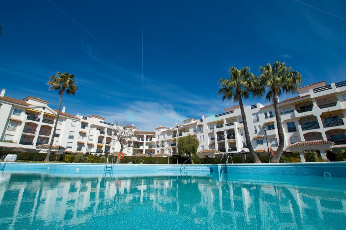 Beachside ground floor apartment for sale at San Pedro Alcantara, Costa del Sol.