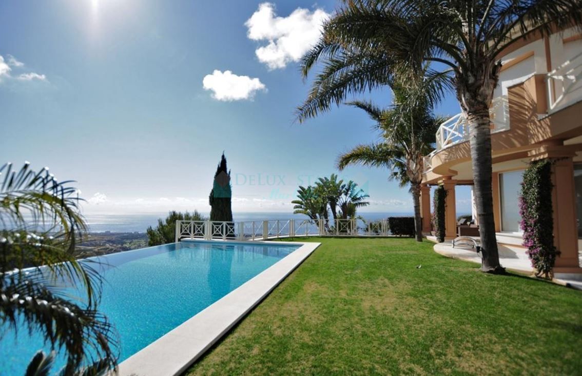 Villa en Los Altos de los Monteros, Marbella Este