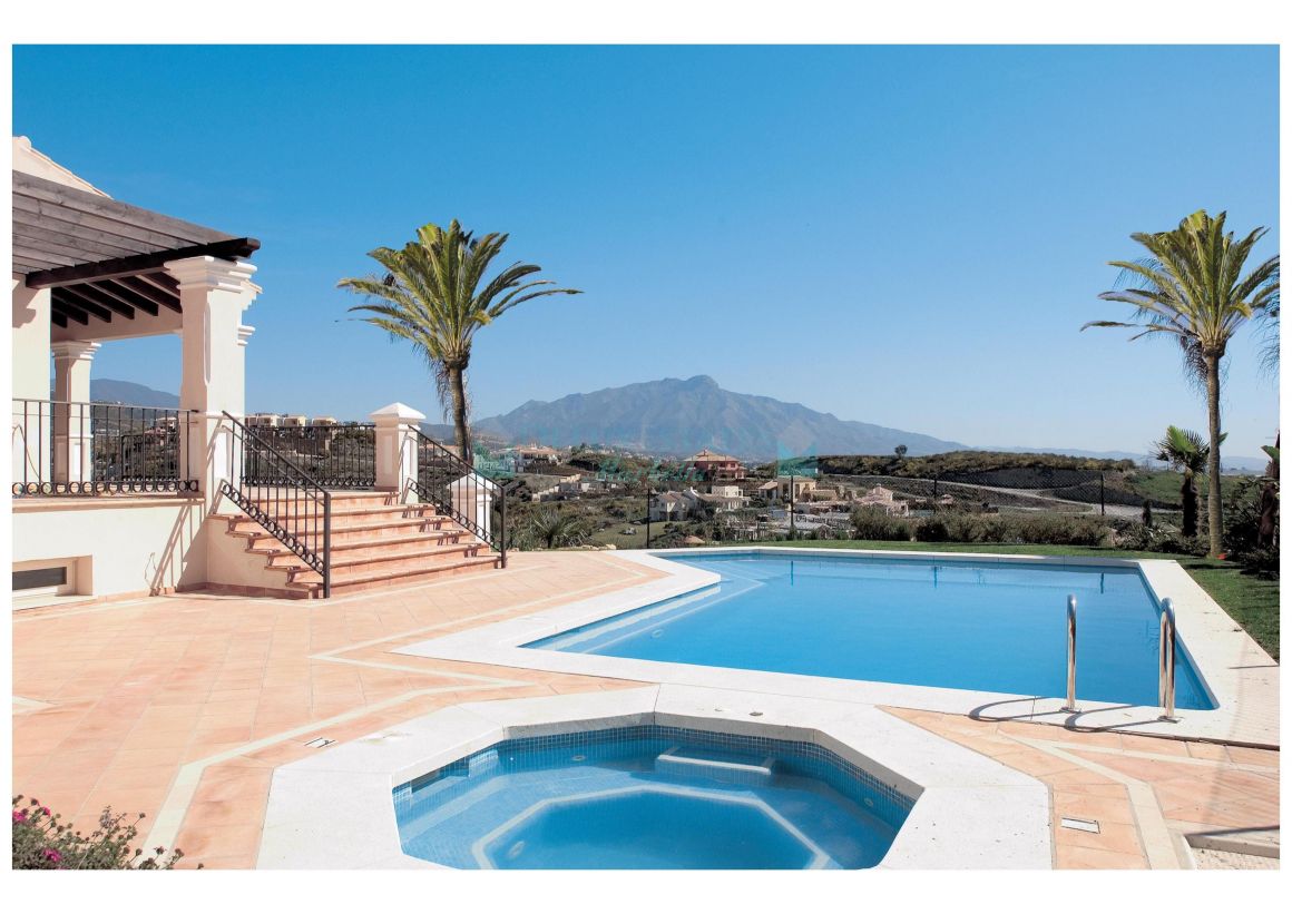 Magnificent villa for sale in La Alqueria, Benahavis, Costa del Sol