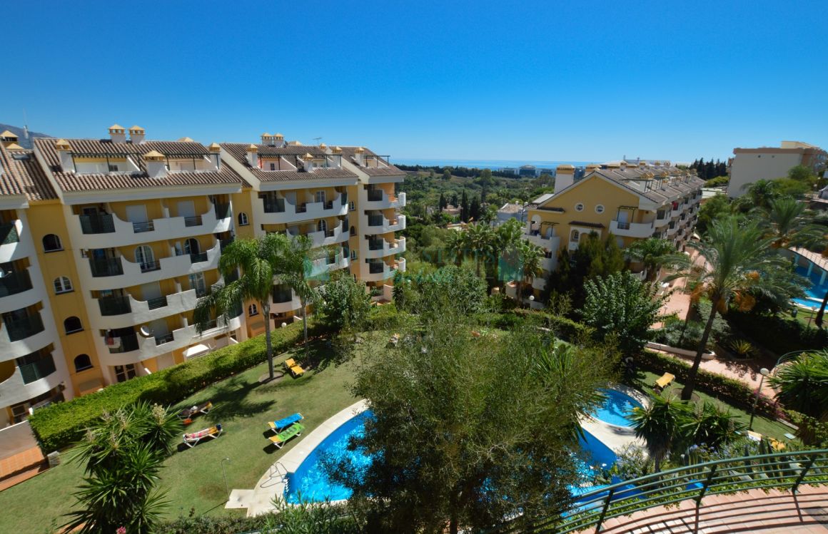 Duplex with amazing sea and mountain views for sale in Nueva Andalucia, Costa del Sol