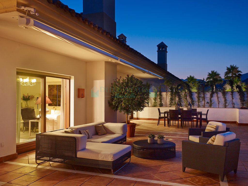 Spacious duplex penthouse for sale in Marbella Golden Mile, Costa del Sol