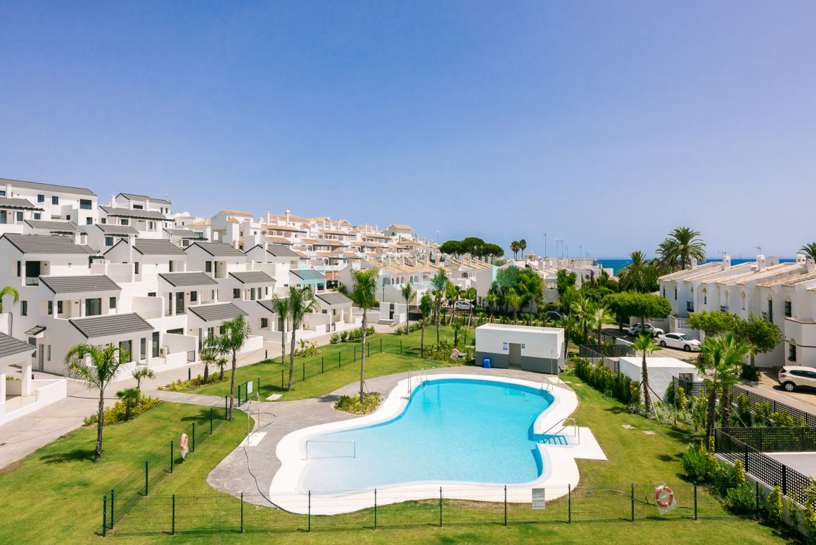 Beautiful modern apartment 150 metres away from the beach