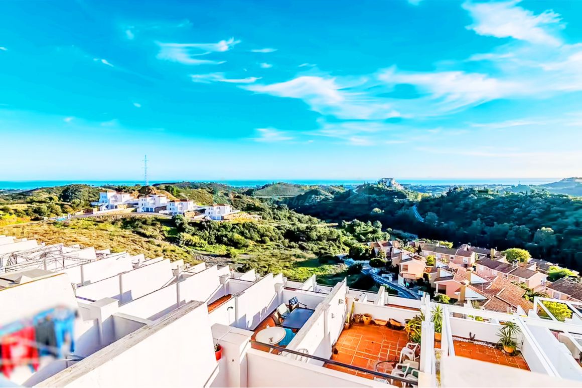 Newly renovated apartment in a peaceful and secure urbanization